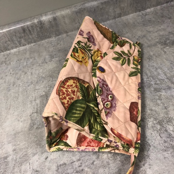 Maggyb Soft lrg PLUS danielle cosmetic travel bag PLUS ocean reef body scrubber - Picture 12 of 13